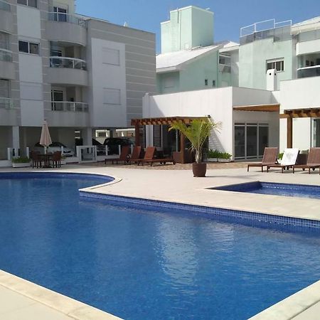 Apartamento Frente Para A Piscina A Uma Quadra Da Praia Флоріанополіс Екстер'єр фото