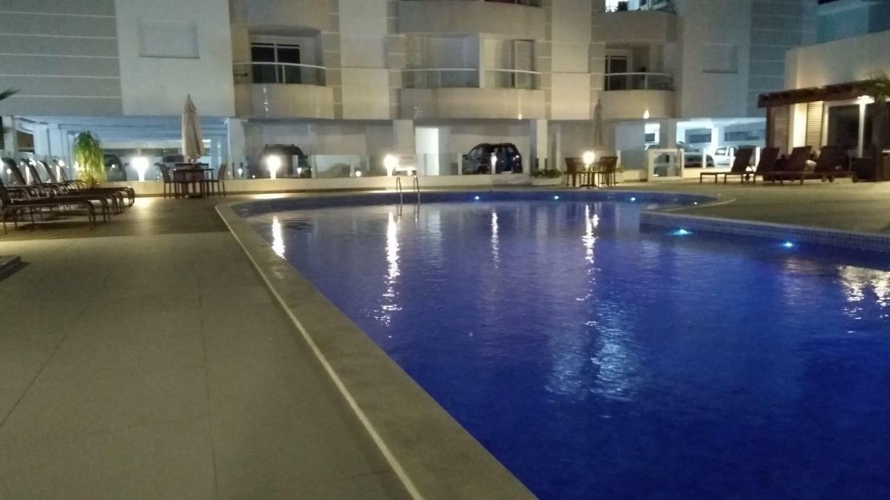 Apartamento Frente Para A Piscina A Uma Quadra Da Praia Флоріанополіс Екстер'єр фото